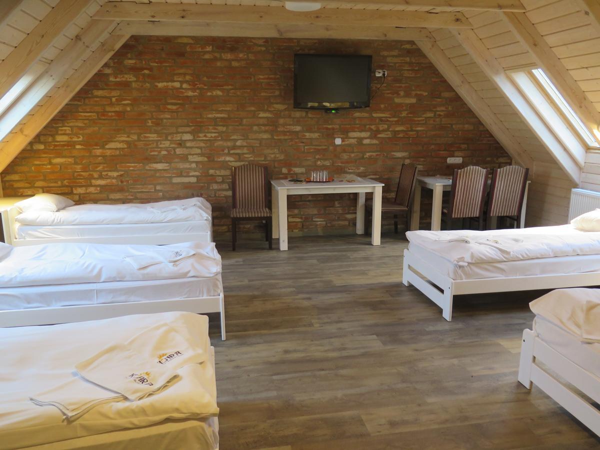 Motel Klara Sobotka  ภายนอก รูปภาพ